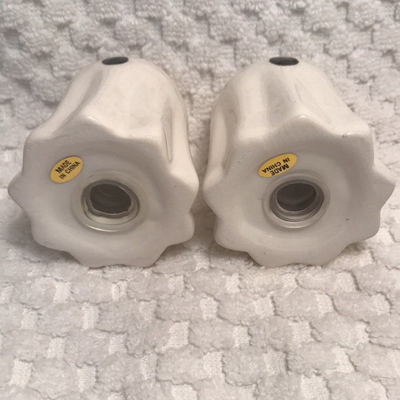 FINAL PRICE DROP Halloween Ghost Salt and Pepper Shakers - Picture 5 of 7